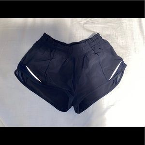 LuLu Lemon Hottie Hot Shorts 2.5” size 4 in Navy Blue. Perfect condition.